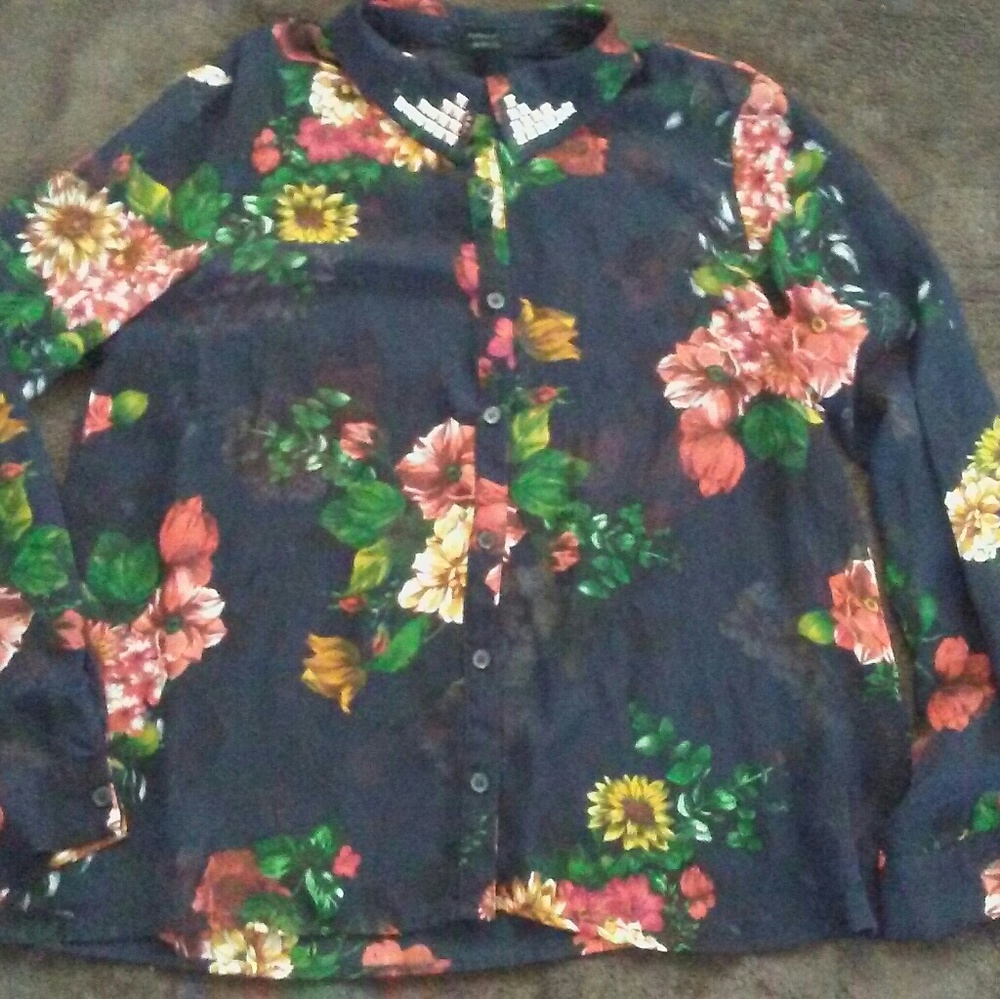 Studded Collar Sheer Floral Button Down